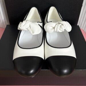 Chanel leather ballet flats with closed toes 39